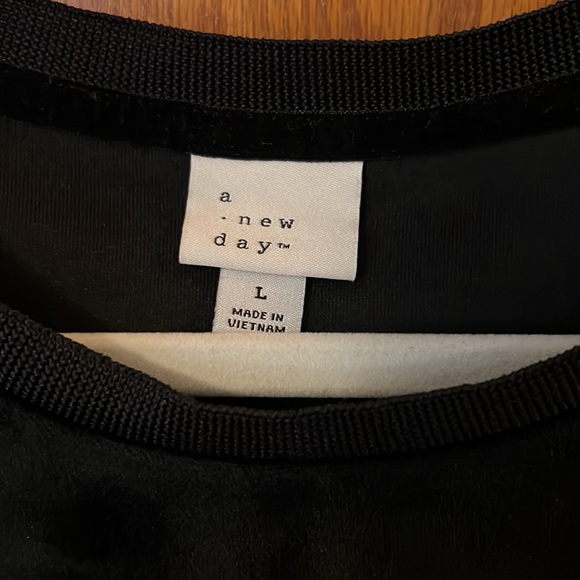 A New Day Velvet Top - Picture 2 of 4